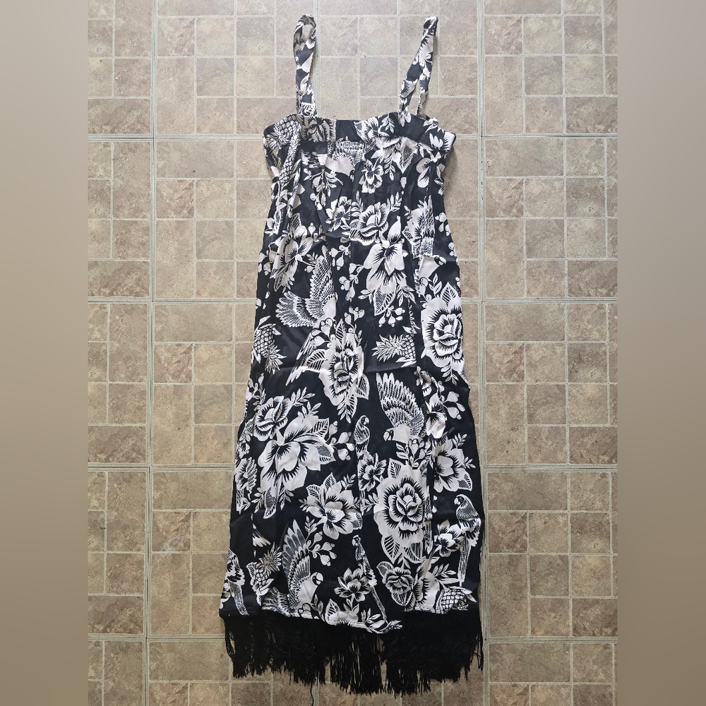 FARM Rio Black and Cream Floral Midi Dress - Picture 6 of 8